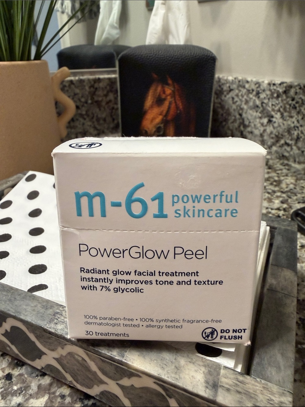 m-61 PowerGlow Peel Radiant Facial Exfoliant - White